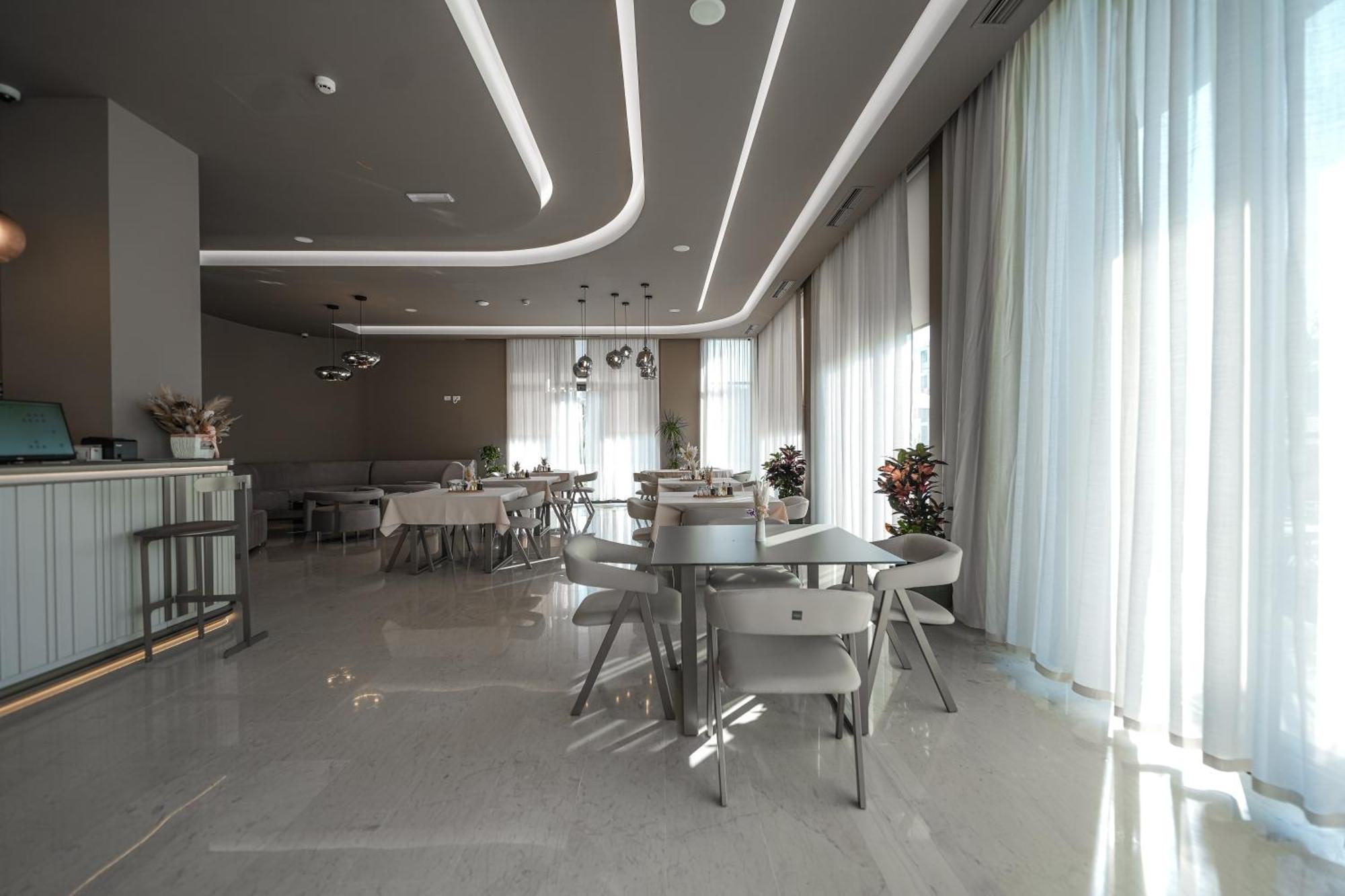 Naos Luxury Hotel Orikum Exterior photo
