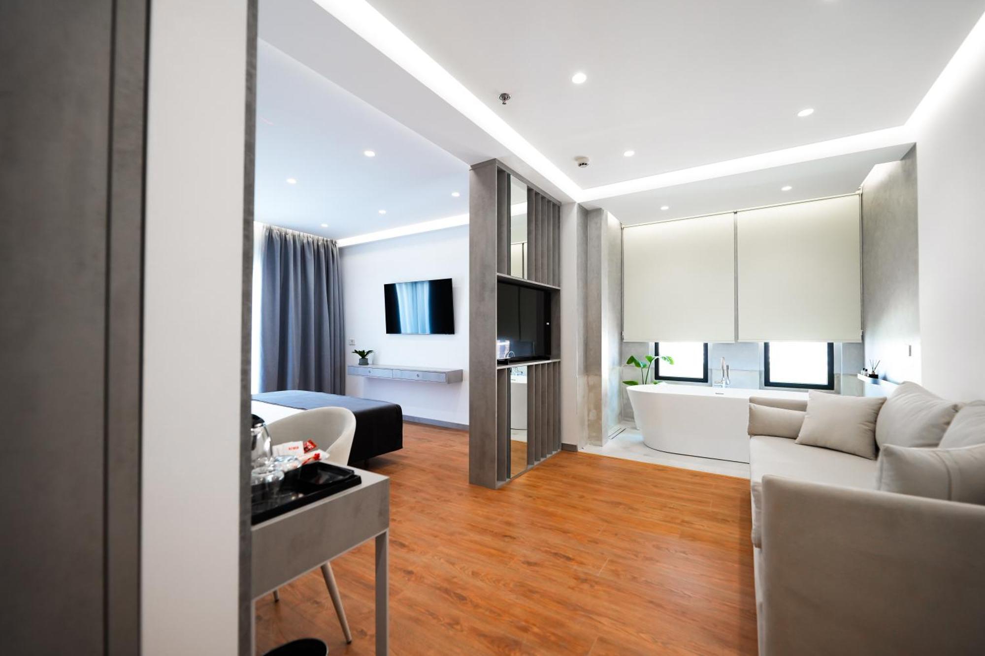 Naos Luxury Hotel Orikum Exterior photo